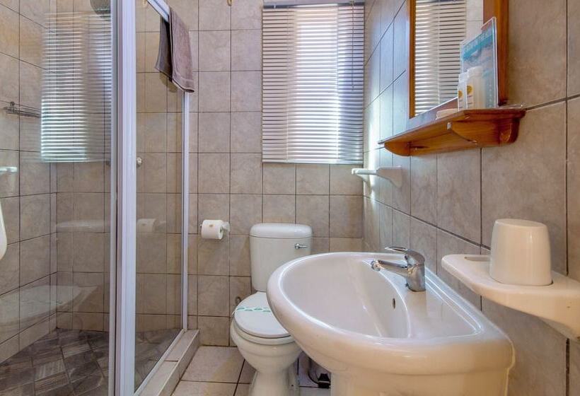 חדר משפחתי, Marle  Lodge