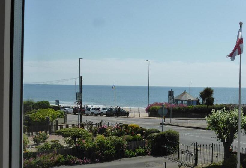 غرفة قياسية مطلّة علي البحر, Bay Court