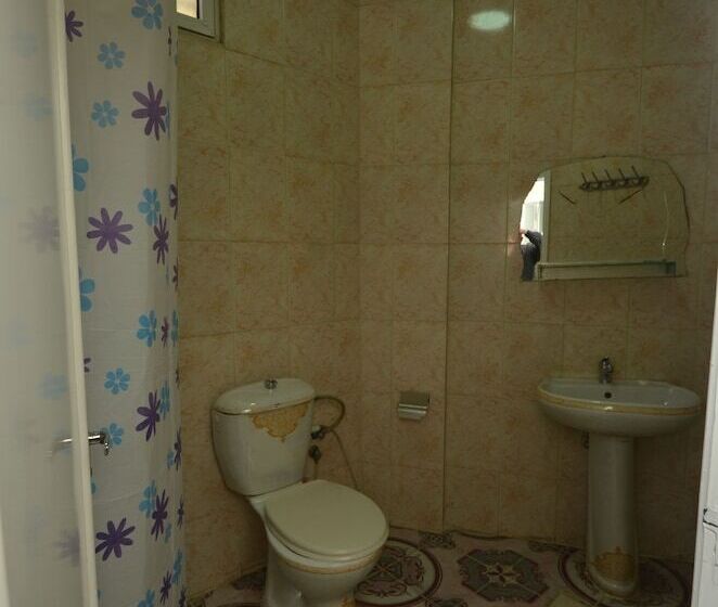 اتاق استاندارد با سرویس بهداشتی مشترک, Alsultan Hostel