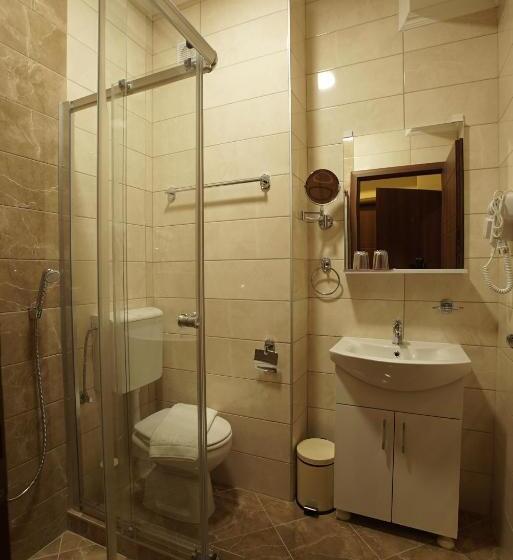 اتاق استاندارد سه نفره, Boulevard Apartments