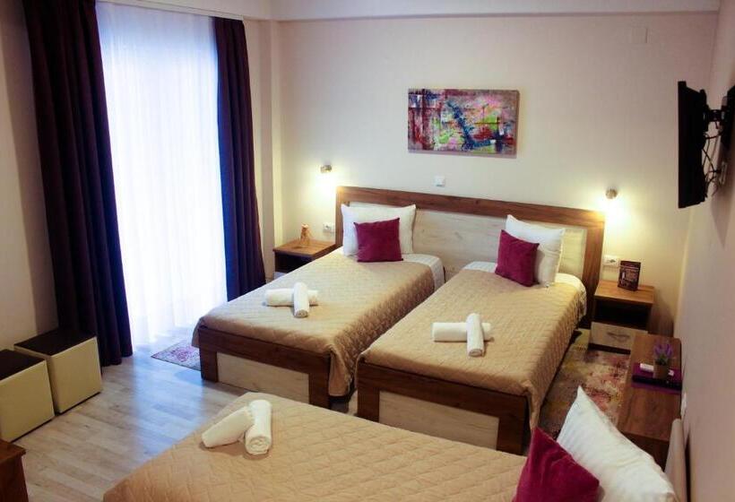 اتاق استاندارد سه نفره, Boulevard Apartments