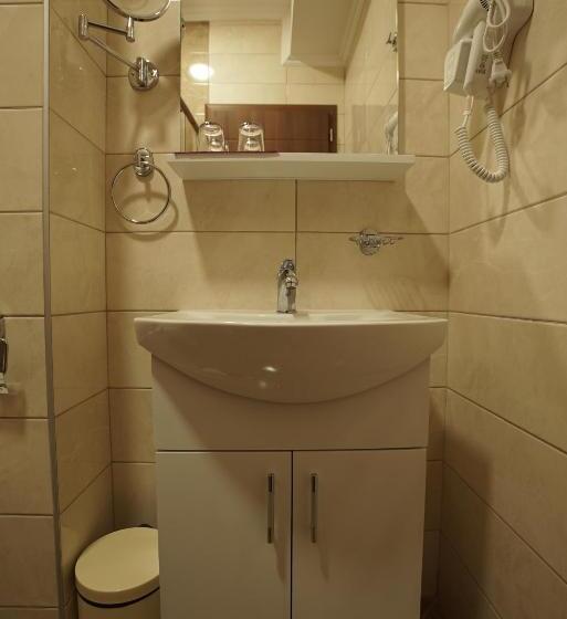 اتاق اکونومی, Boulevard Apartments