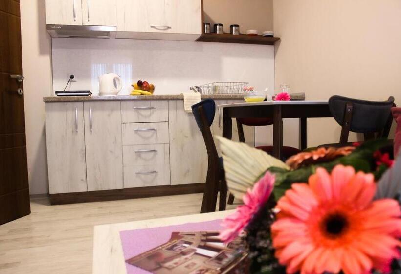 آپارتمان 1 خوابه, Boulevard Apartments