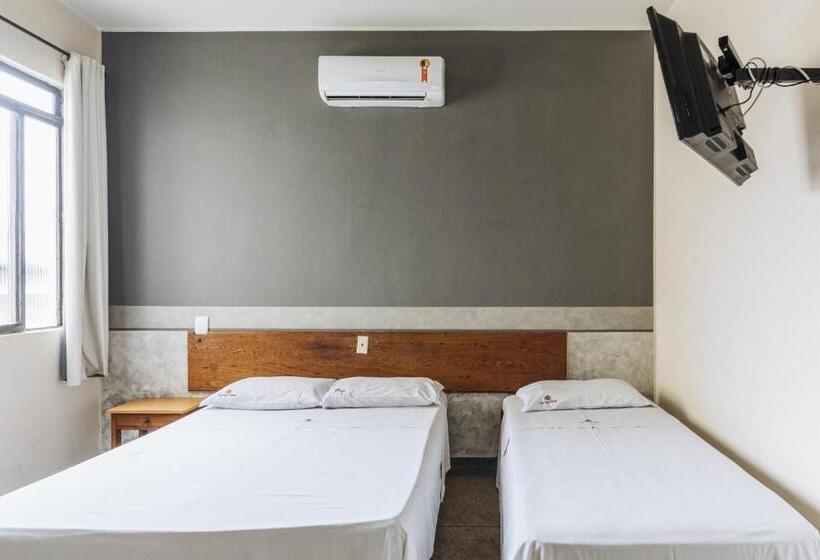 Quarto Triplo Estandar, Líder