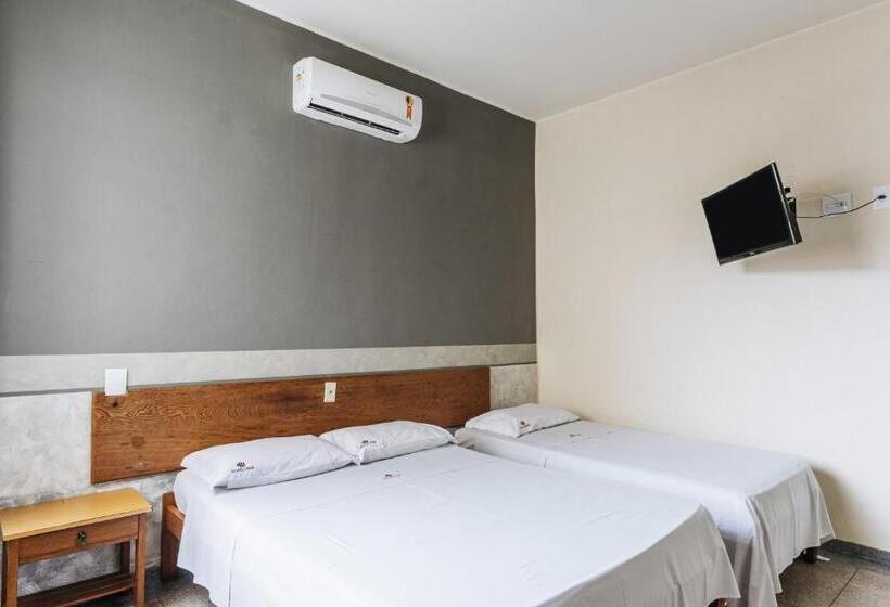 Quarto Triplo Estandar, Líder