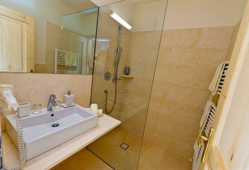 חדר דלוקס עם מרפסת, Weingut Klosterhof