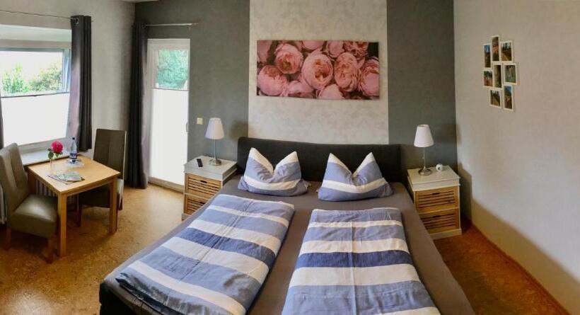 스탠다드 테라스 룸, Mertens