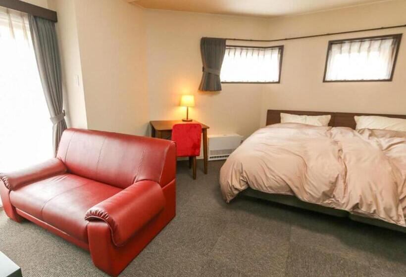 이코노미 룸, Kamuy Rera