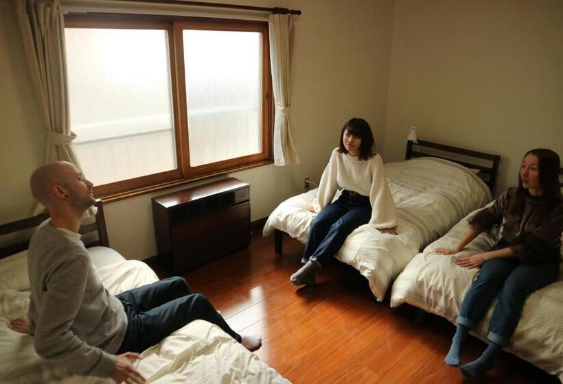 غرفة قياسية ثلاثية, Hostel Jumpu Manpan