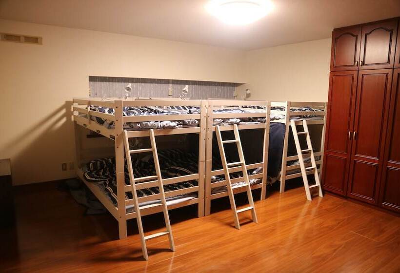 Кровать в Общей Комнате, Hostel Jumpu Manpan