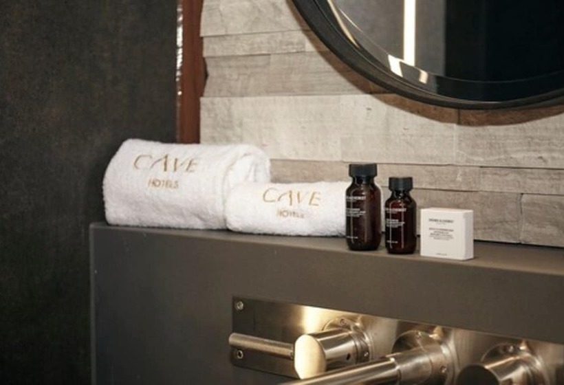 غرفة قياسية لذوى الاحتياجات الخاصة, Cave Hotel & Golf Resort