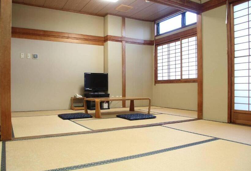 패밀리 룸, Ab Shiga