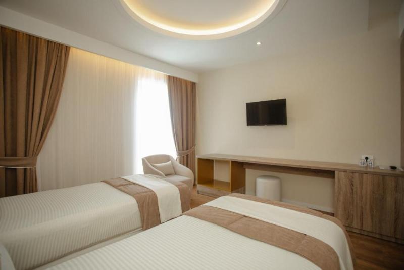 标准三人间, Kompleksi Exalcoal