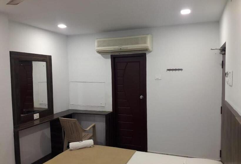 غرفة ديلوكس ثلاثية, Ramco Residency A/c