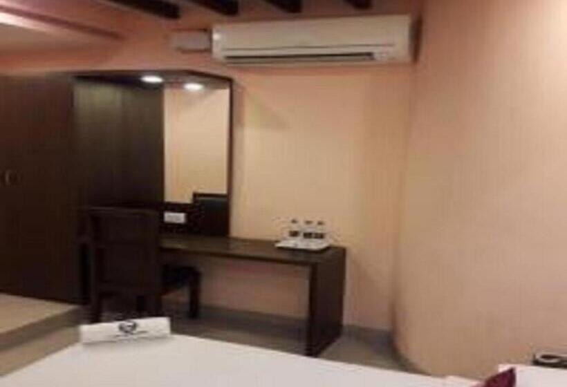 Трехместный Президентский, Ramco Residency A/c