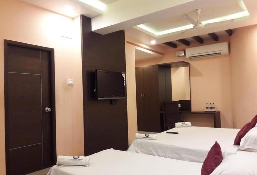 غرفة إدارية ثلاثية, Ramco Residency A/c