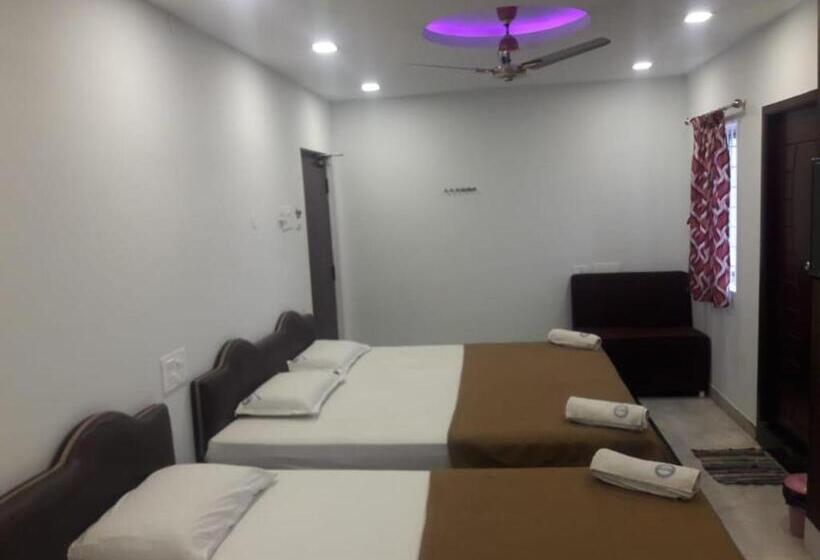 غرفة ديلوكس رباعية, Ramco Residency A/c