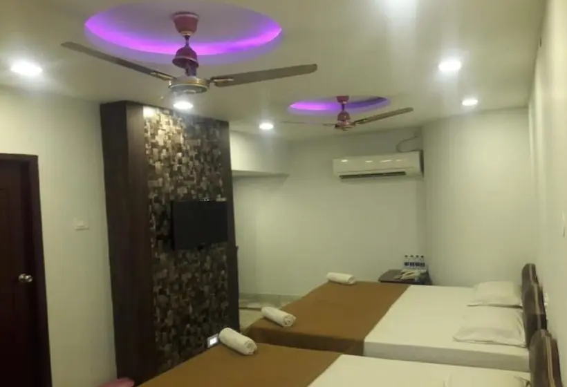 デラックスの４人部屋, Ramco Residency A/c