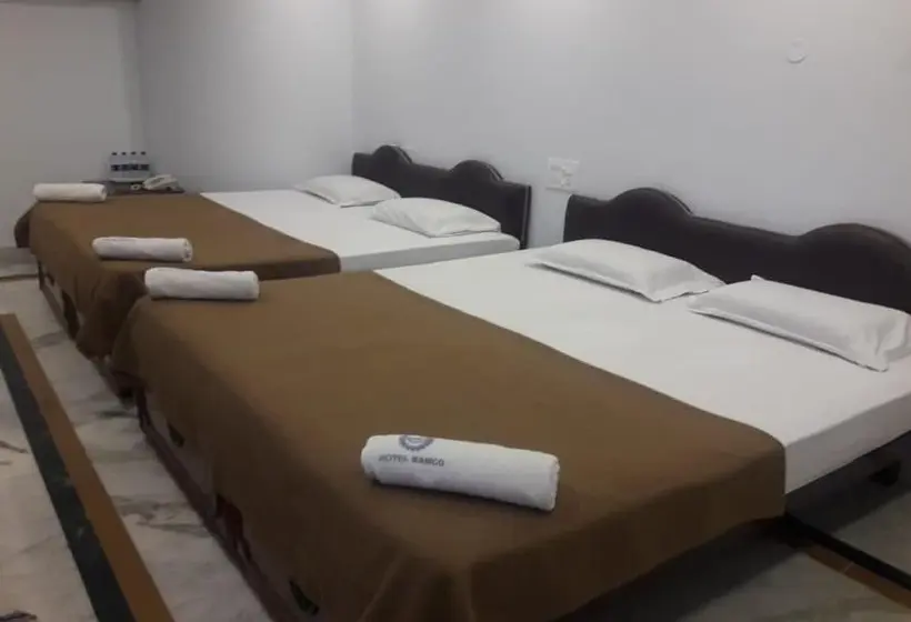 デラックスの４人部屋, Ramco Residency A/c