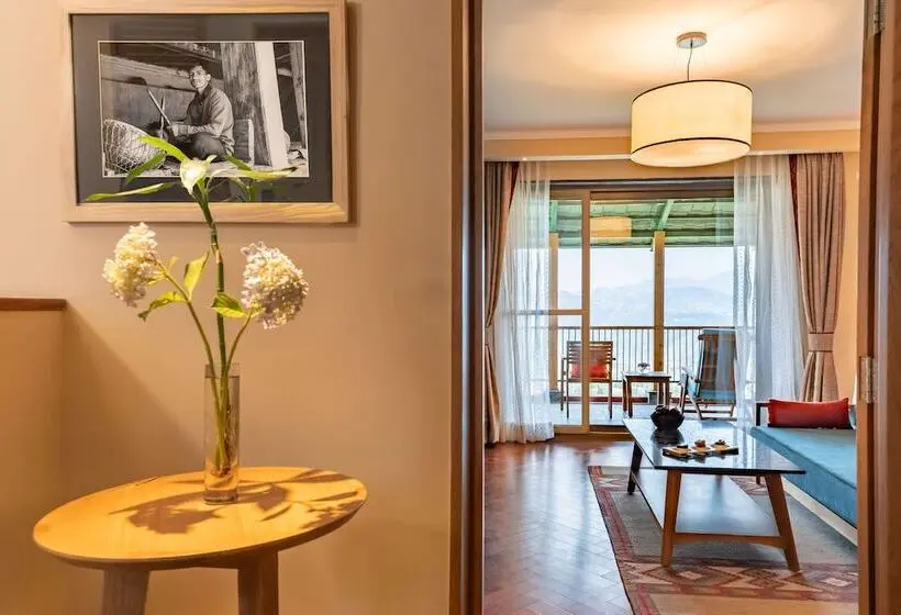 メゾネットスイート, Taj Theog Resort & Spa Shimla