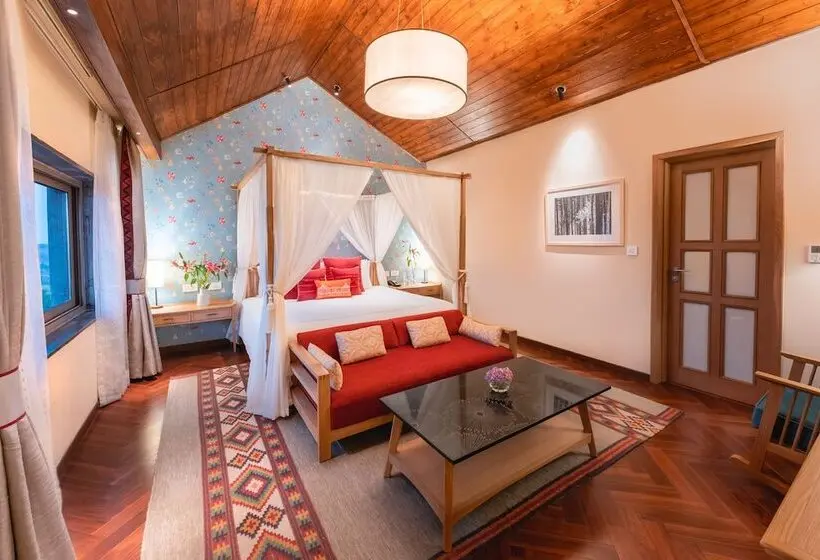 メゾネットスイート, Taj Theog Resort & Spa Shimla