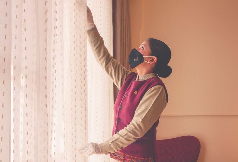 غرفة ديلوكس داخلية, Taj Theog Resort & Spa Shimla