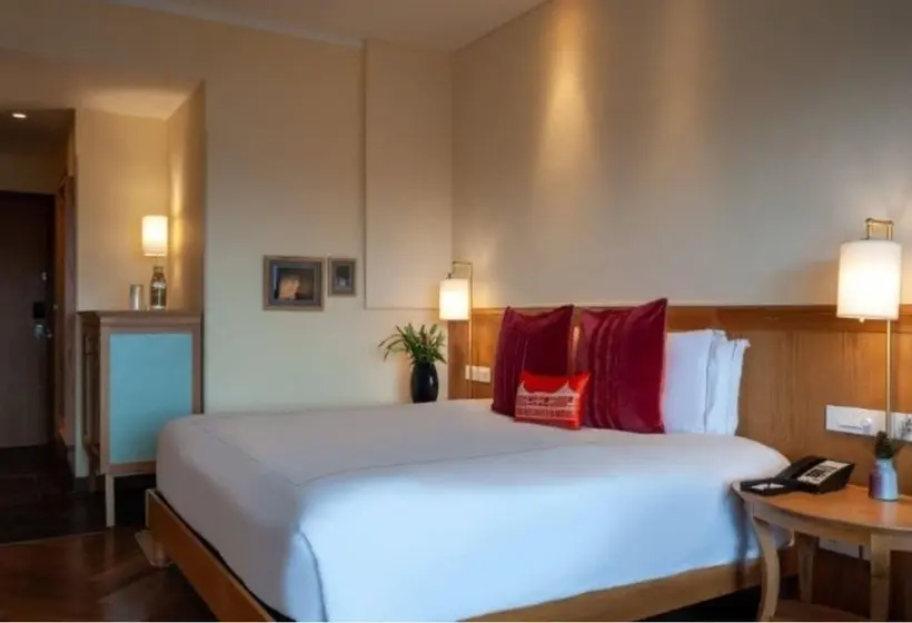 インサイドデラックスルーム, Taj Theog Resort & Spa Shimla