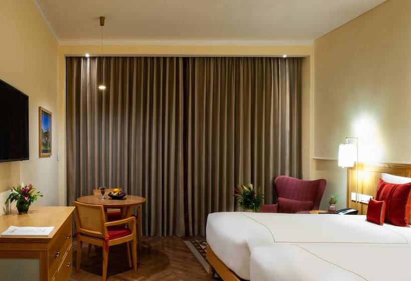 Номер Deluxe Внутренний, Taj Theog Resort & Spa Shimla