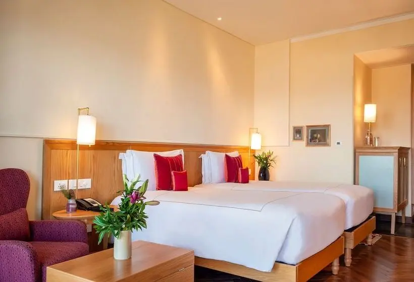 インサイドデラックスルーム, Taj Theog Resort & Spa Shimla