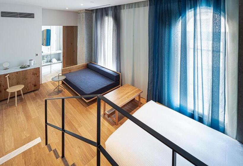 جناح جونيور, Tsugu Kyoto Sanjo By The Share Hotels