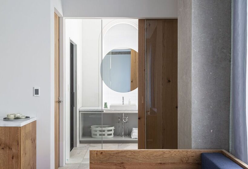 جناح جونيور, Tsugu Kyoto Sanjo By The Share Hotels