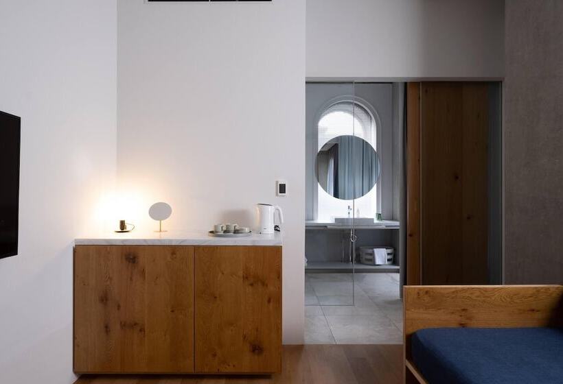 جناح جونيور, Tsugu Kyoto Sanjo By The Share Hotels