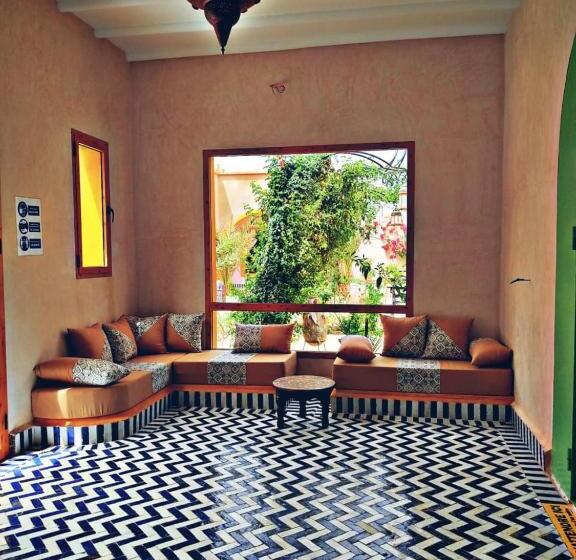 آپارتمان 1 خوابه با تراس, Hassilabiad Appart