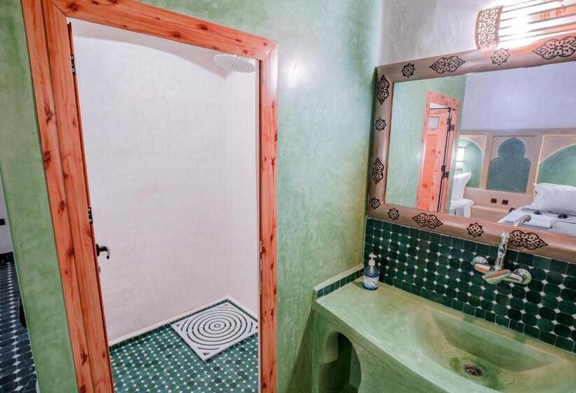 سوییت, Hassilabiad Appart