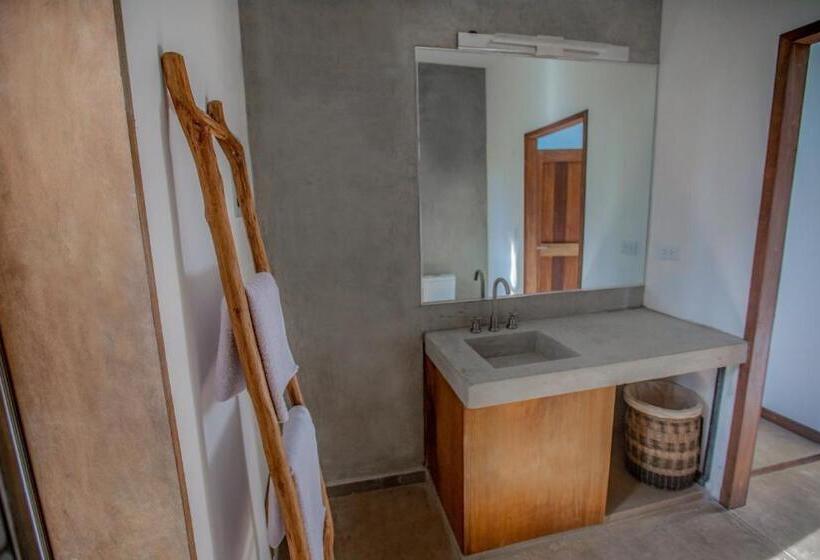 اتاق استاندارد, Enai