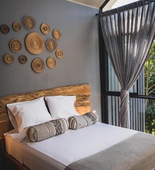 اتاق استاندارد, Enai