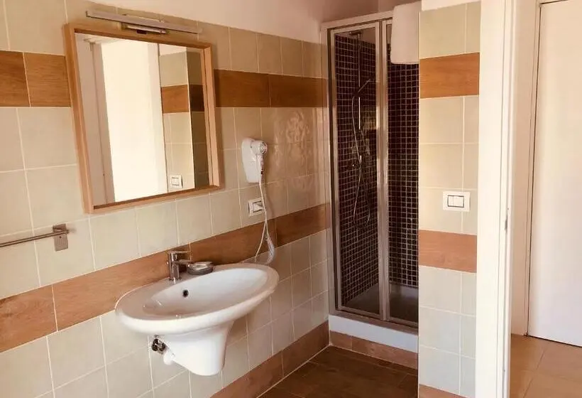 Deluxe Kolmen Hengen Huone, Bed & Breakfast Lufra