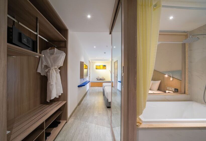 اتاق خانوادگی, Le S Cham