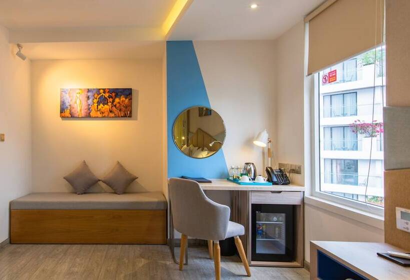 اتاق خانوادگی, Le S Cham