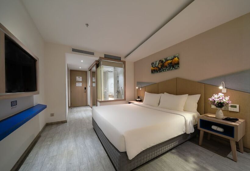 اتاق خانوادگی, Le S Cham