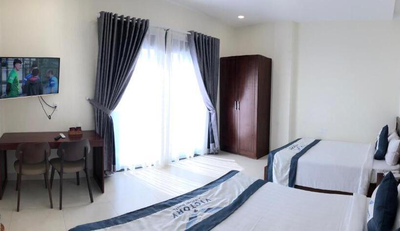 اتاق استاندارد چهارنفره با بالکن, Victory Airport