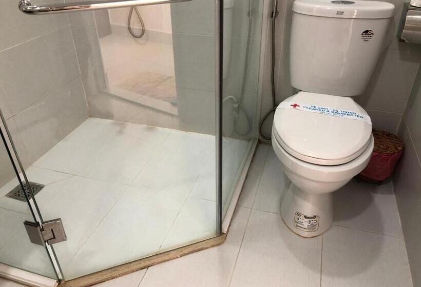 اتاق استاندارد چهارنفره با بالکن, Victory Airport