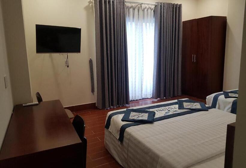 اتاق استاندارد چهارنفره با بالکن, Victory Airport