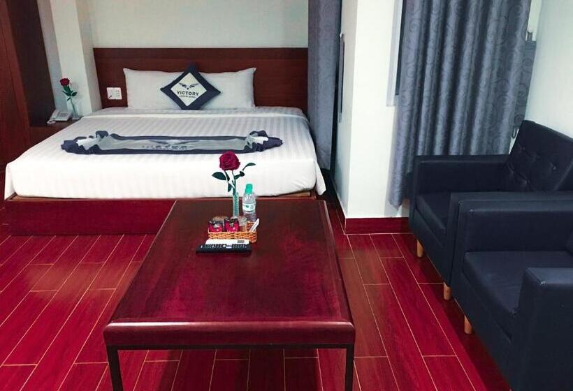 Deluxe Suite King Bed, Victory Airport