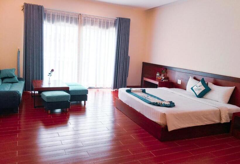 استودیو خانوادگی, Victory Airport