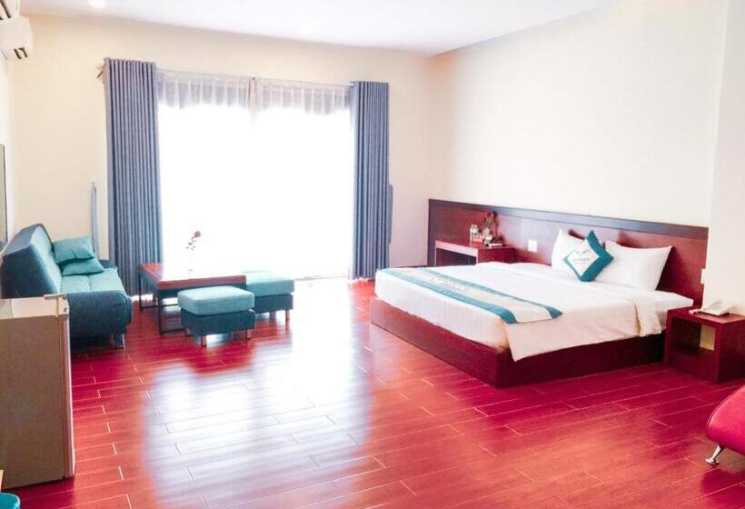 استودیو خانوادگی, Victory Airport