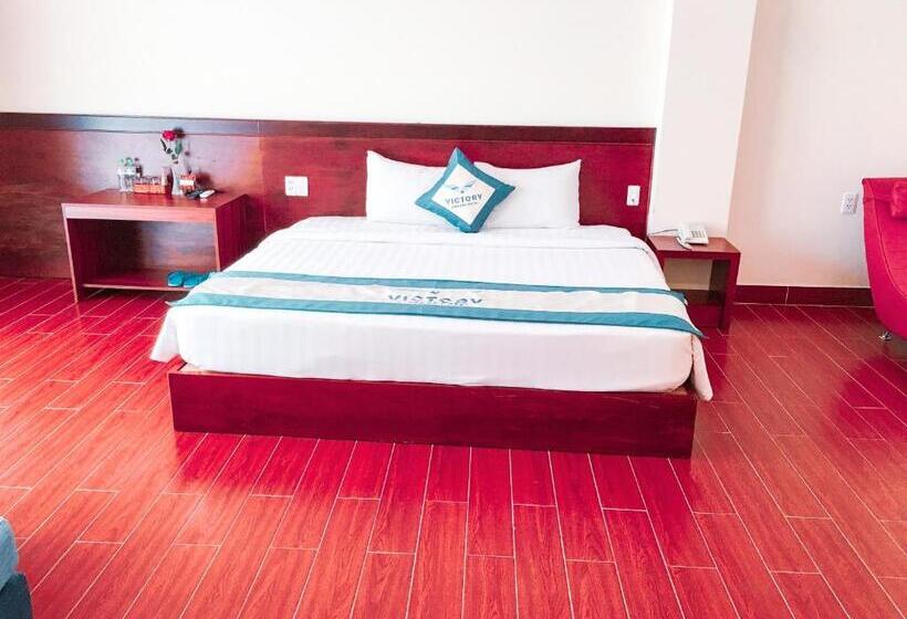 استودیو خانوادگی, Victory Airport