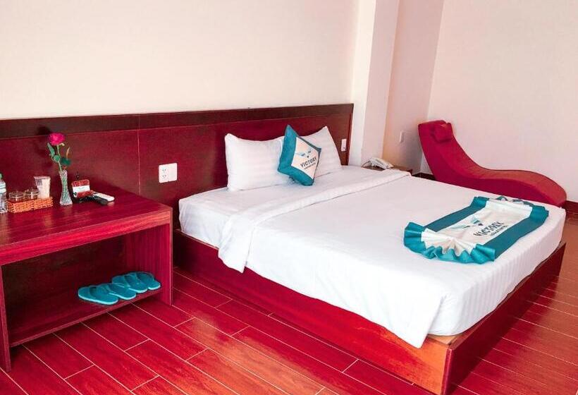 استودیو خانوادگی, Victory Airport