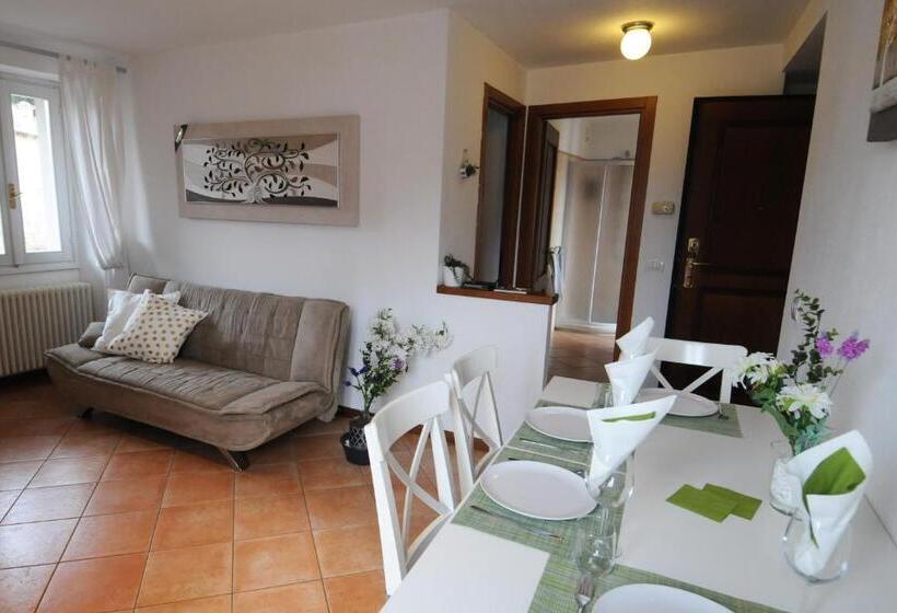 1 Bedroom Apartment Lake View, Casa San Giorgio Varenna