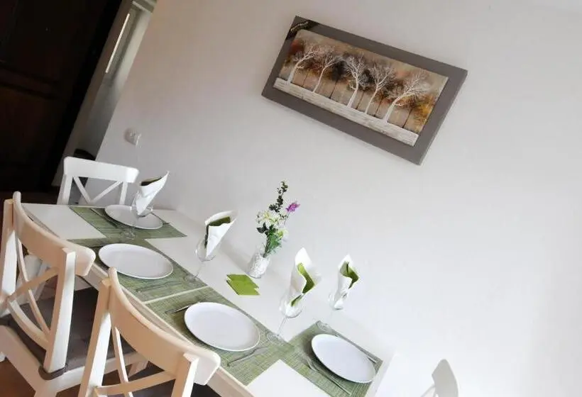 1 Bedroom Apartment Lake View, Casa San Giorgio Varenna